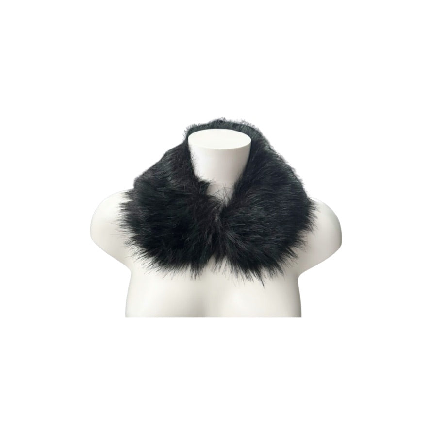 Dark green fur scarf on a mannequin against a white background