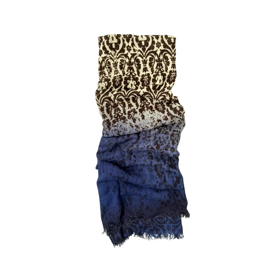 Scarve with baroque print and blue pattern on a white background