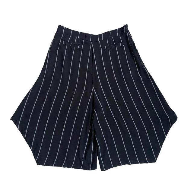 Pinstripe Asymmetric Long Shorts Culottes Black SIZE XL