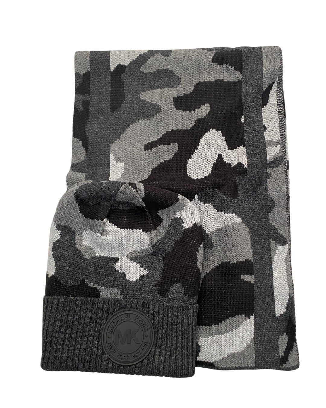 Camouflage-patterned beanie and scarf set on a white background